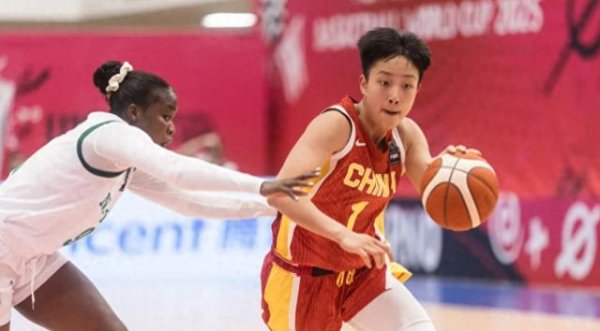 科银宏泰 40中19轰53分15板！没有张子宇后她俩成大腿：女篮输球夜唯一收获